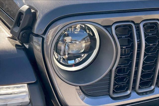 new 2025 Jeep Gladiator car, priced at $50,185