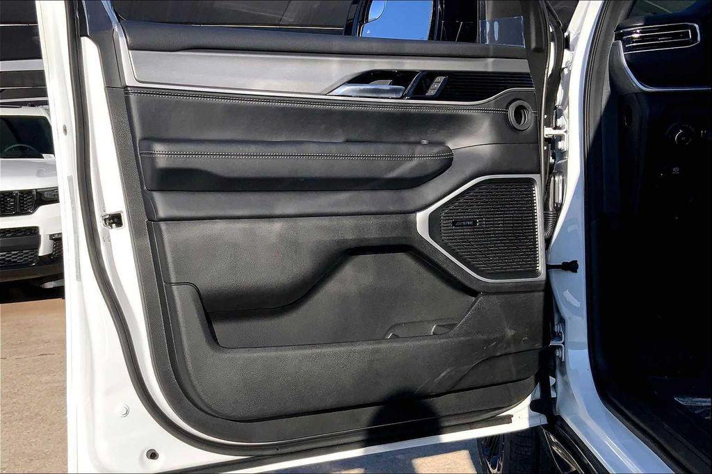 new 2025 Jeep Wagoneer L car, priced at $70,311