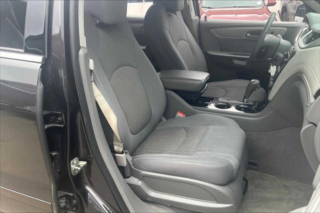 used 2015 Chevrolet Traverse car, priced at $9,500