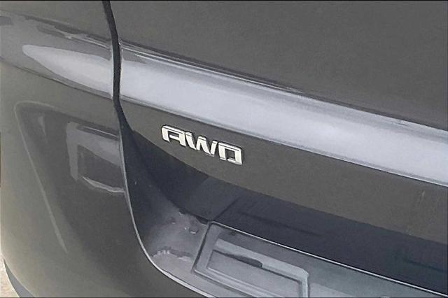 used 2015 Chevrolet Traverse car, priced at $9,500
