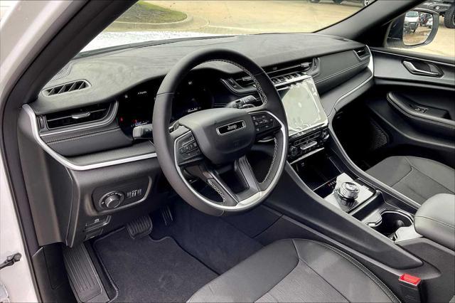 new 2025 Jeep Grand Cherokee car, priced at $41,500