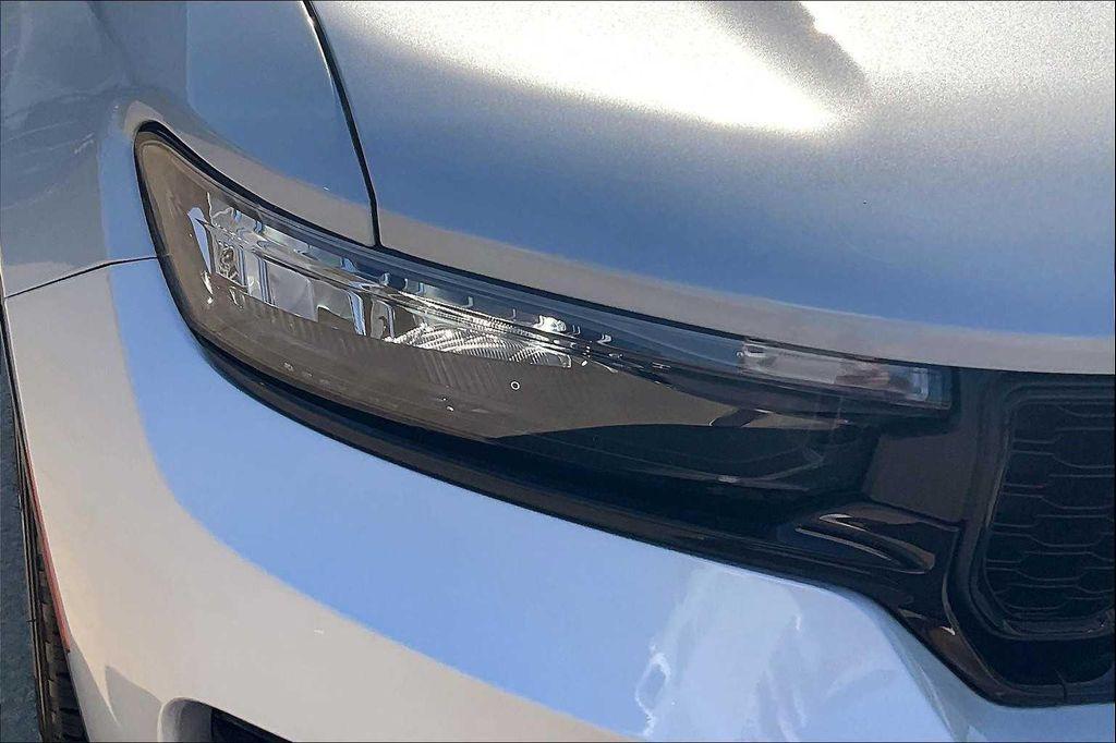 new 2025 Jeep Grand Cherokee car, priced at $50,660