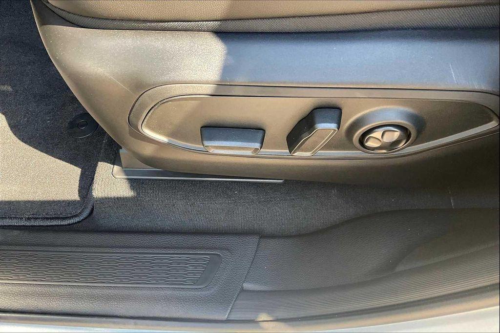 new 2025 Jeep Grand Cherokee car, priced at $50,660