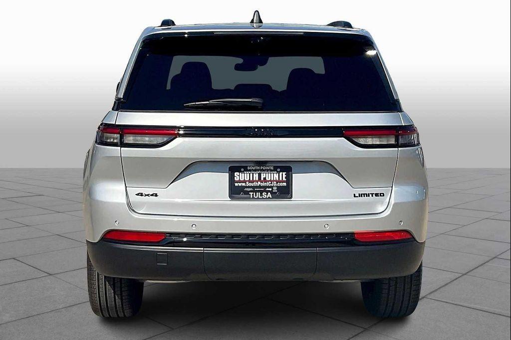 new 2025 Jeep Grand Cherokee car, priced at $50,660