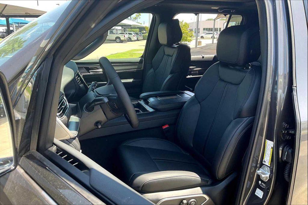 new 2025 Jeep Wagoneer L car, priced at $75,999