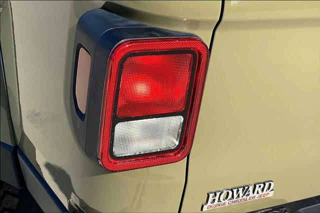 new 2025 Jeep Gladiator car, priced at $45,855