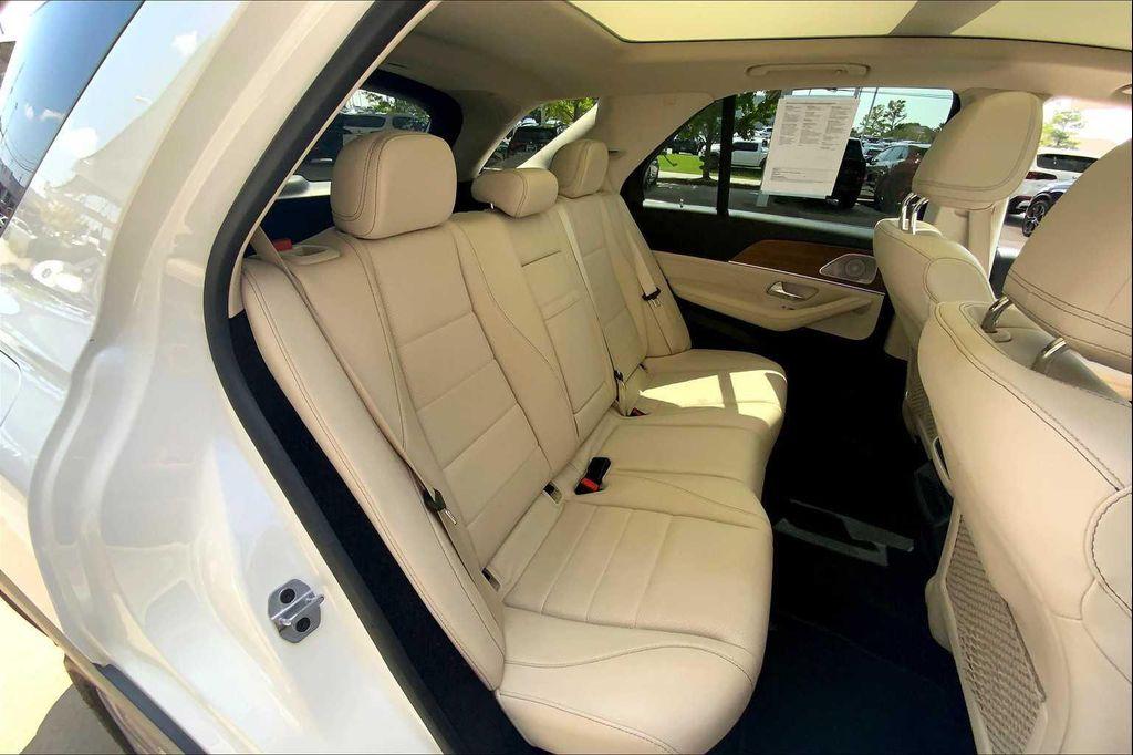 used 2022 Mercedes-Benz GLE 450 car, priced at $40,000