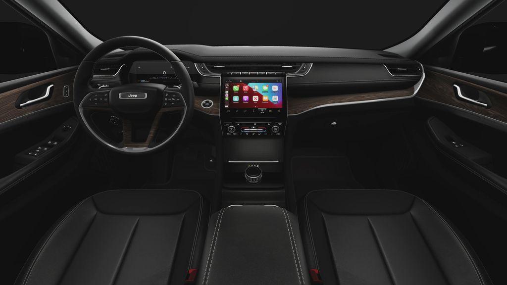 new 2025 Jeep Grand Cherokee car, priced at $41,690