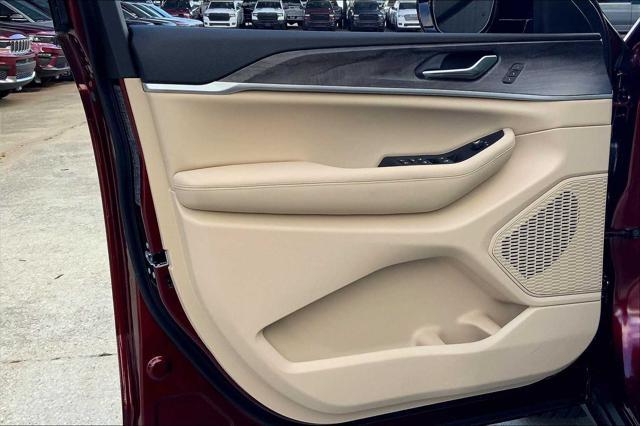 new 2025 Jeep Grand Cherokee car, priced at $48,935