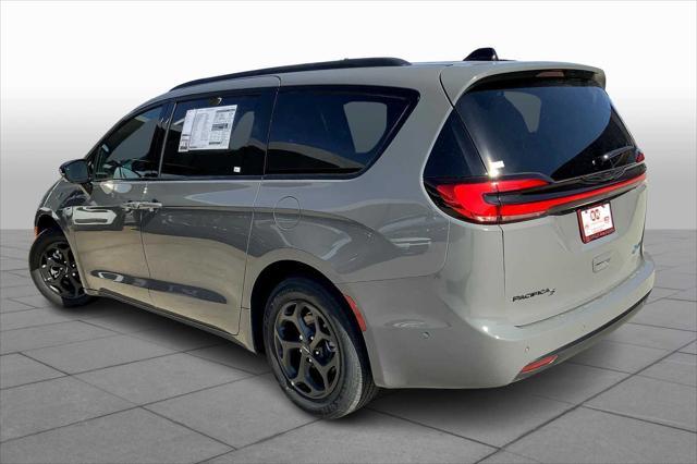 new 2025 Chrysler Pacifica Hybrid car, priced at $60,275