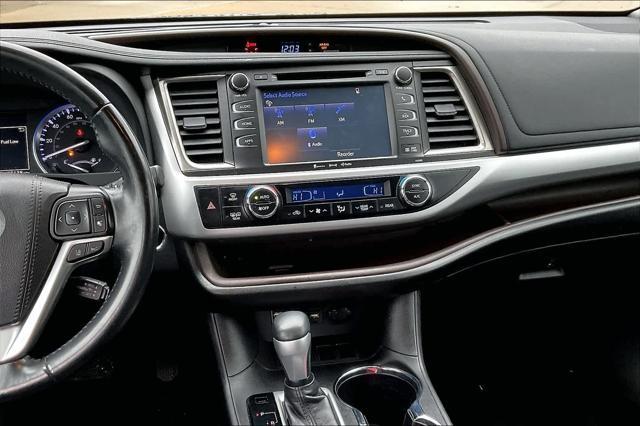 used 2019 Toyota Highlander car, priced at $25,999