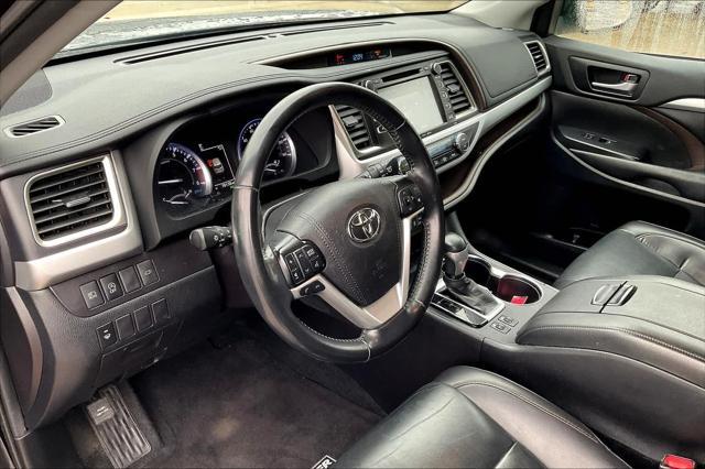 used 2019 Toyota Highlander car, priced at $25,999