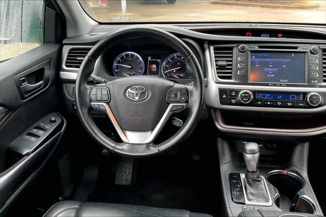 used 2019 Toyota Highlander car, priced at $25,999