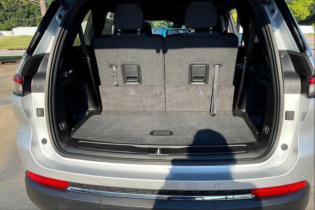 new 2025 Jeep Grand Cherokee L car, priced at $42,915