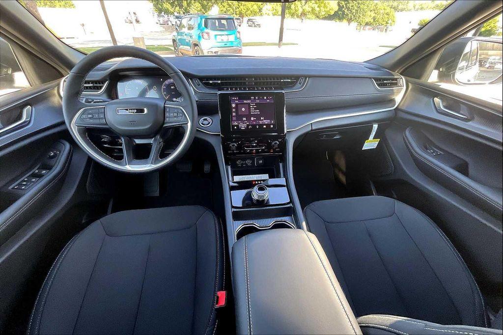 new 2025 Jeep Grand Cherokee L car, priced at $42,915