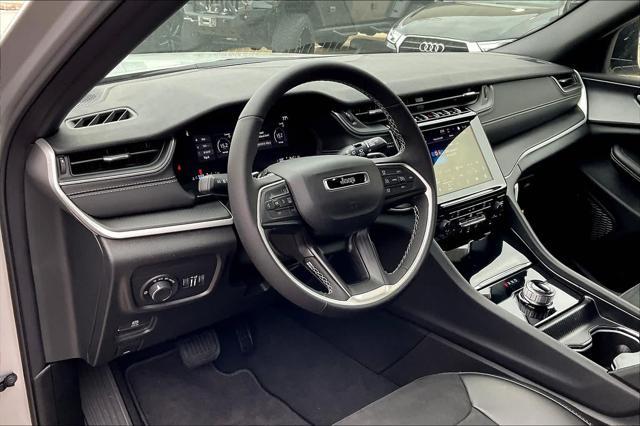 new 2025 Jeep Grand Cherokee car, priced at $46,300
