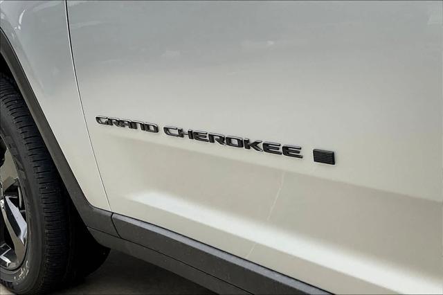 new 2025 Jeep Grand Cherokee car, priced at $46,300