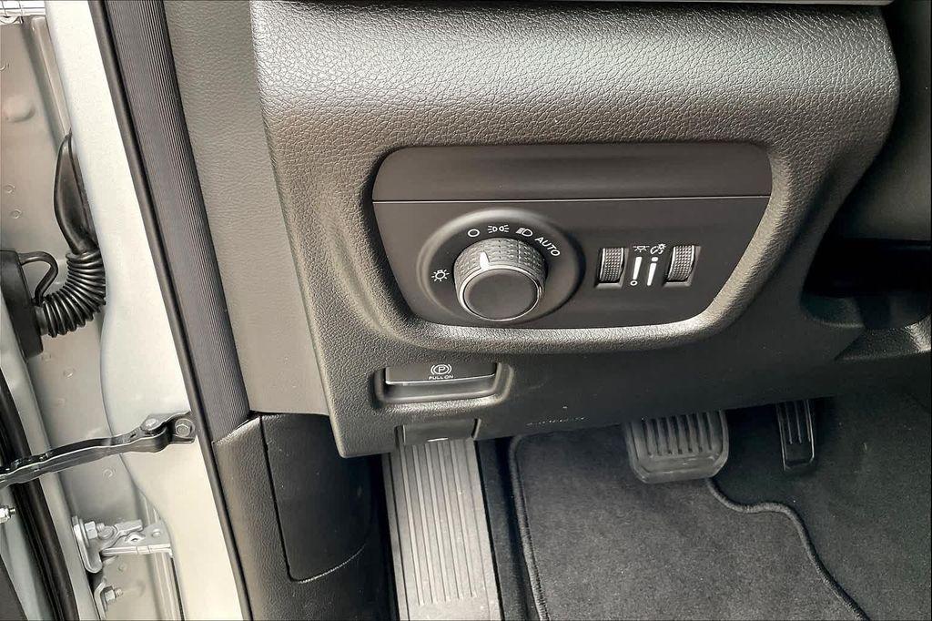new 2025 Jeep Grand Cherokee car, priced at $45,875