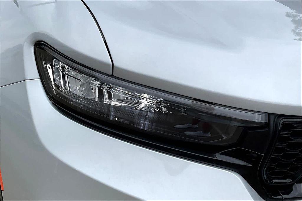 new 2025 Jeep Grand Cherokee car, priced at $45,875