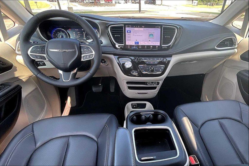 used 2024 Chrysler Pacifica car, priced at $38,999