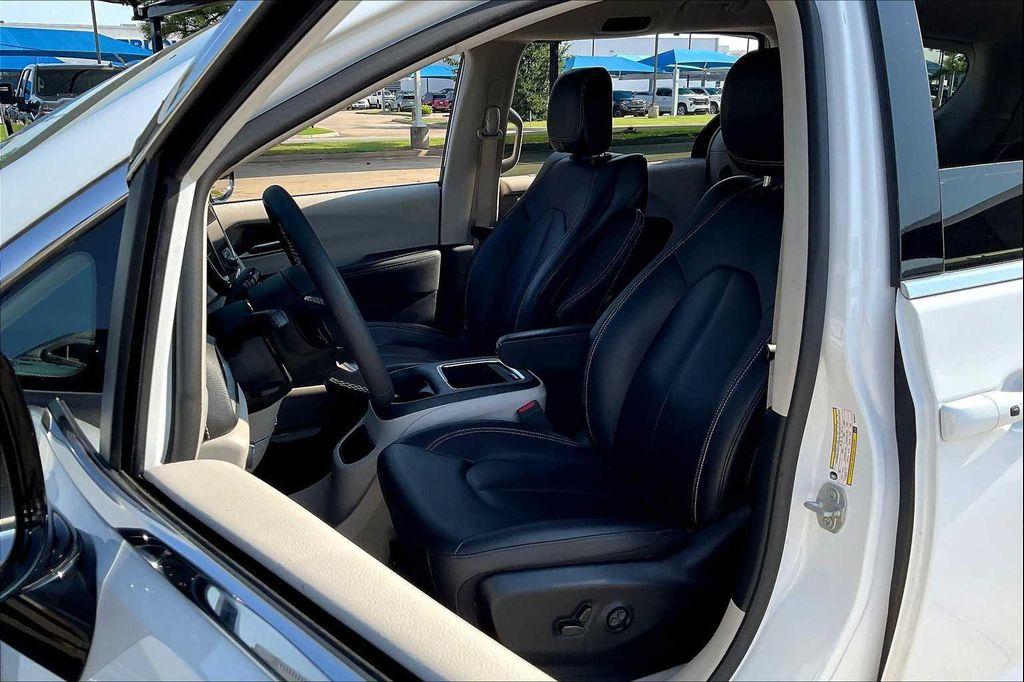 used 2024 Chrysler Pacifica car, priced at $38,999