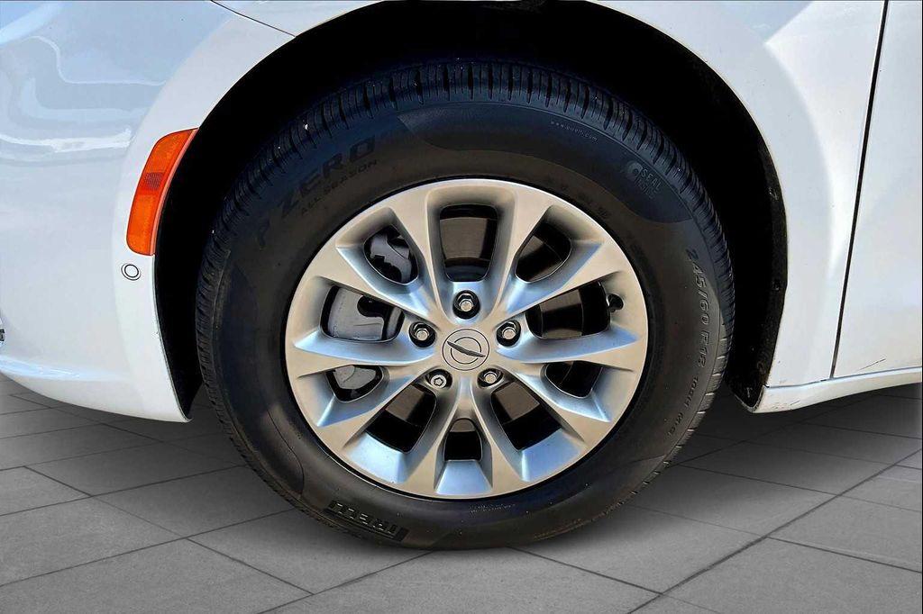 used 2024 Chrysler Pacifica car, priced at $38,999