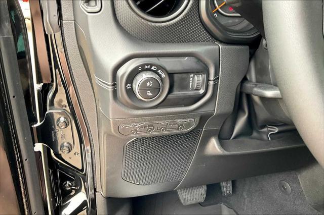 new 2025 Jeep Gladiator car, priced at $58,945