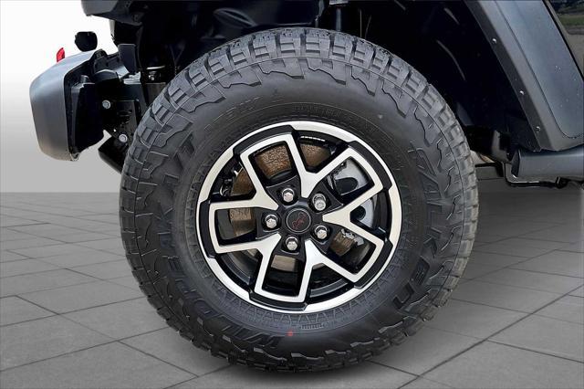 new 2025 Jeep Gladiator car, priced at $58,945
