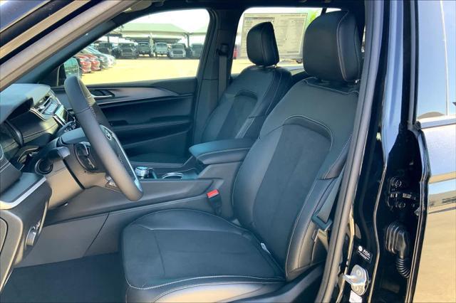 new 2025 Jeep Grand Cherokee car, priced at $43,375