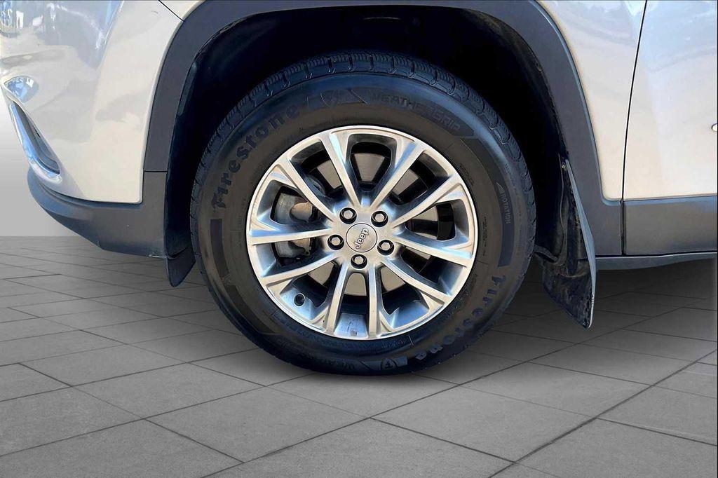 used 2019 Jeep Cherokee car, priced at $9,200