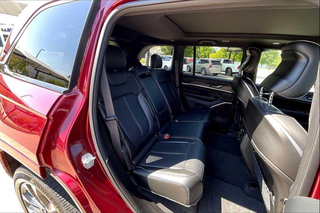 used 2023 Jeep Grand Cherokee car, priced at $33,499
