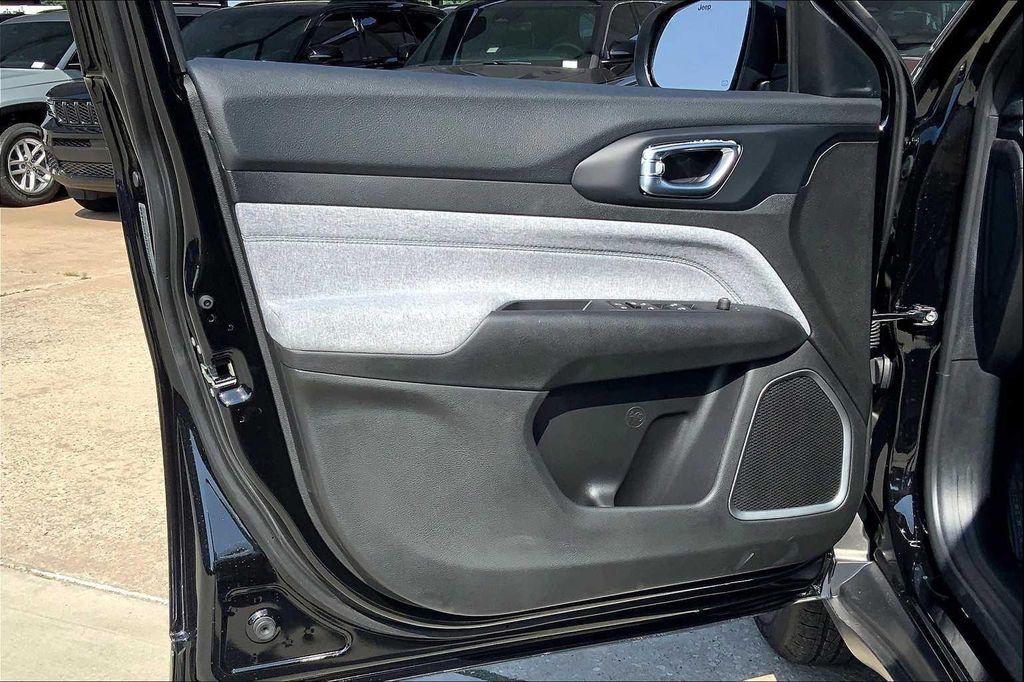 new 2025 Jeep Compass car, priced at $26,960