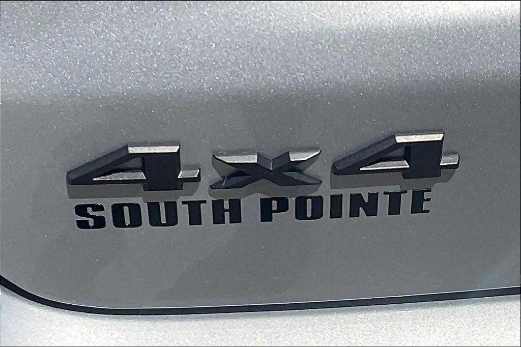 new 2025 Jeep Compass car, priced at $30,100