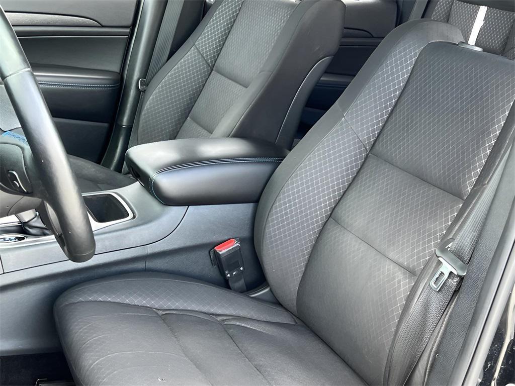 used 2018 Jeep Grand Cherokee car, priced at $17,615