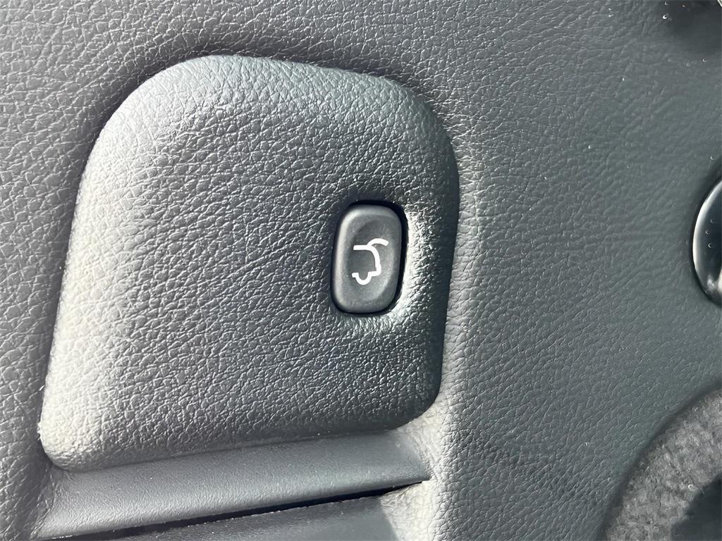 used 2018 Jeep Grand Cherokee car, priced at $17,615