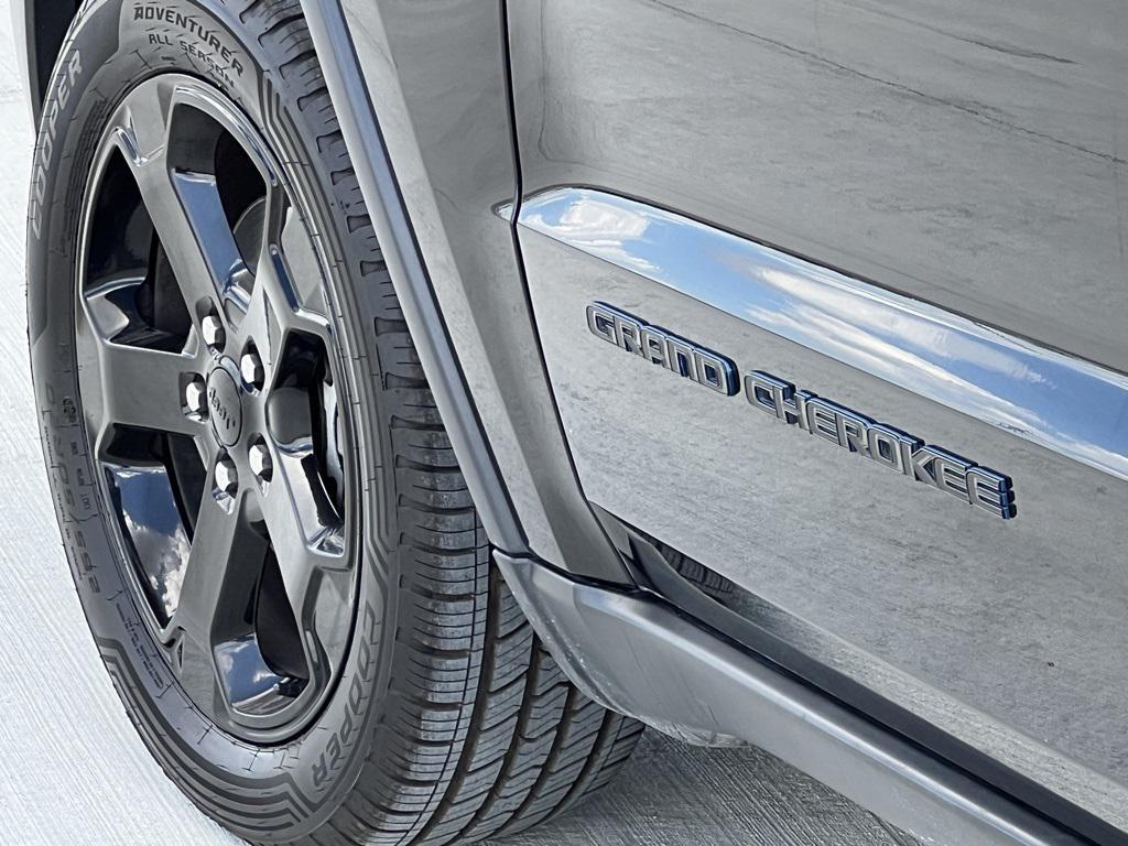 used 2018 Jeep Grand Cherokee car, priced at $17,615