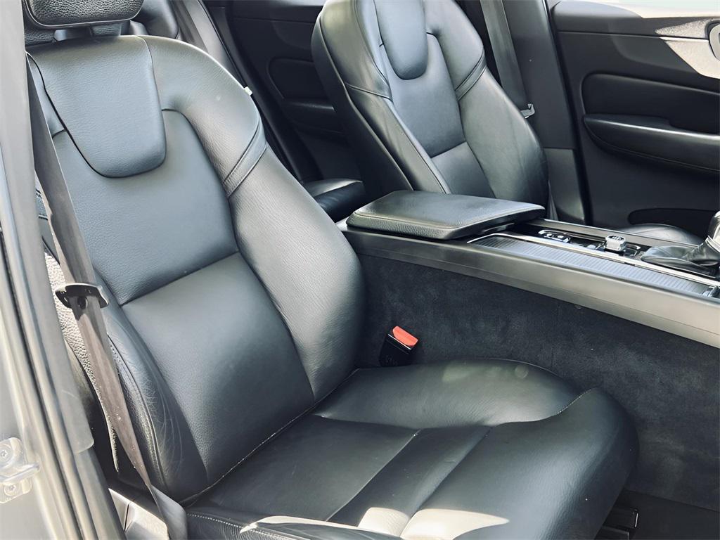 used 2019 Volvo XC60 car, priced at $23,099