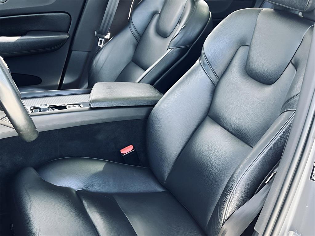 used 2019 Volvo XC60 car, priced at $23,099