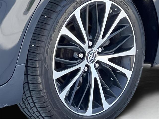 used 2018 Toyota Camry car, priced at $18,977