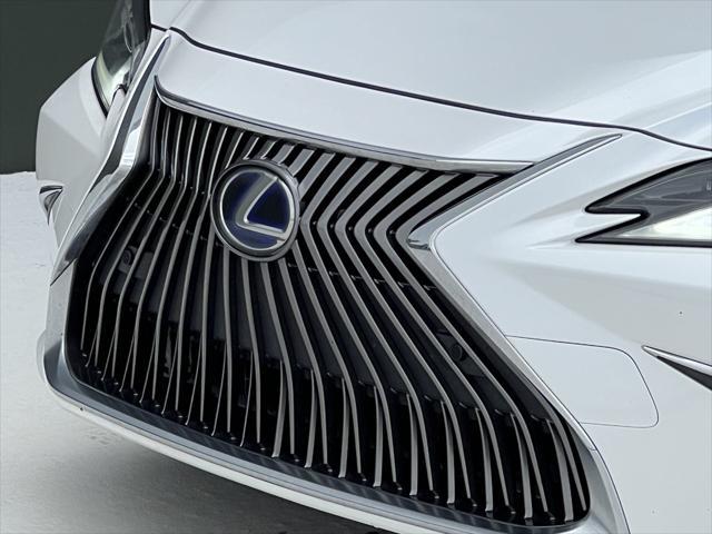 used 2019 Lexus ES 300h car, priced at $28,000