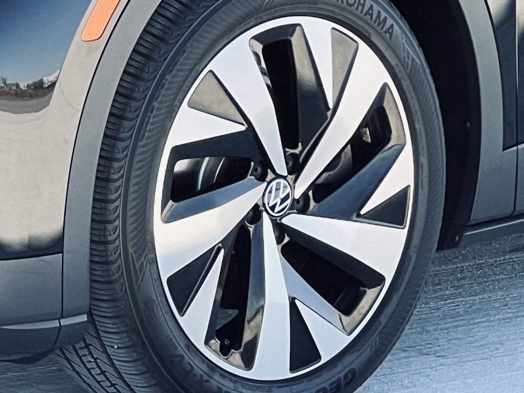used 2021 Volkswagen ID.4 car, priced at $20,498