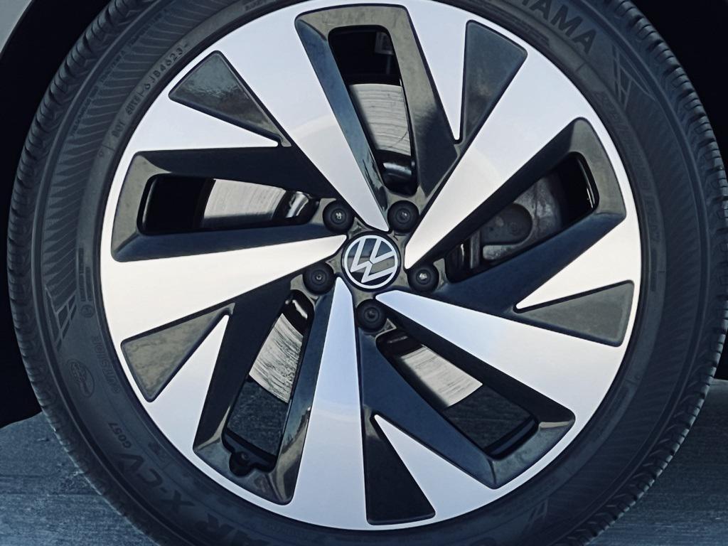 used 2021 Volkswagen ID.4 car, priced at $20,498