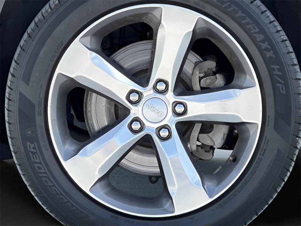 used 2021 Jeep Grand Cherokee L car, priced at $25,978