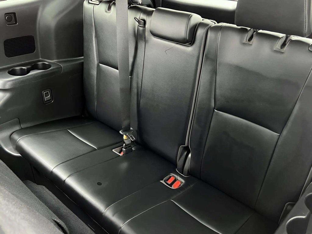 used 2020 Toyota Highlander Hybrid car, priced at $31,910