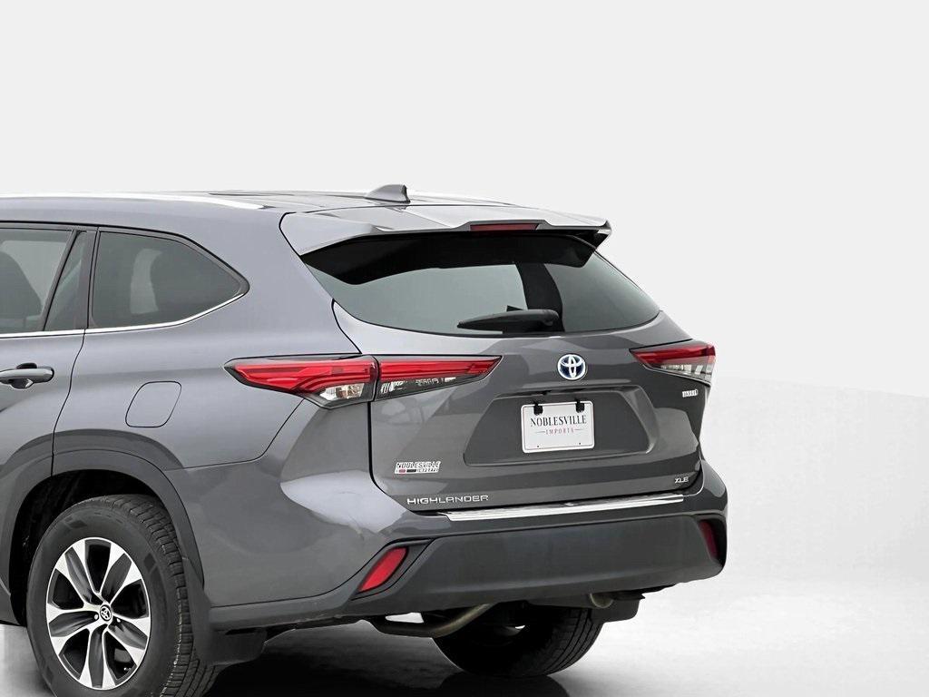 used 2020 Toyota Highlander Hybrid car, priced at $31,910