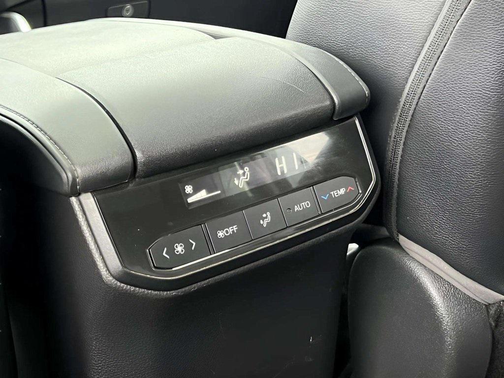 used 2020 Toyota Highlander Hybrid car, priced at $31,910