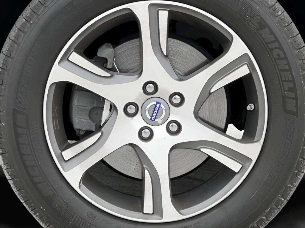 used 2015 Volvo XC60 car, priced at $11,564