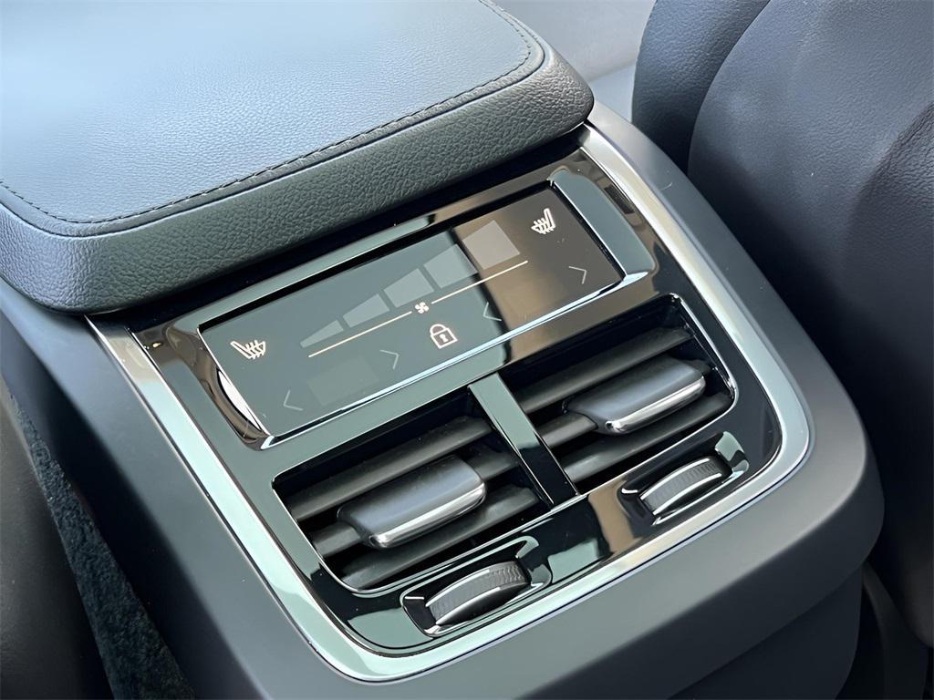 used 2022 Volvo XC90 car, priced at $35,970