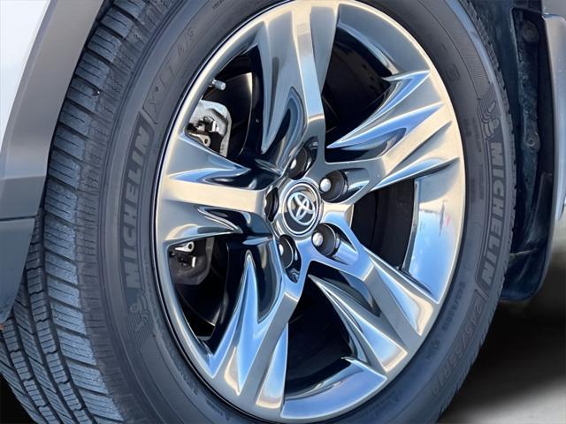 used 2017 Toyota Highlander car, priced at $23,700