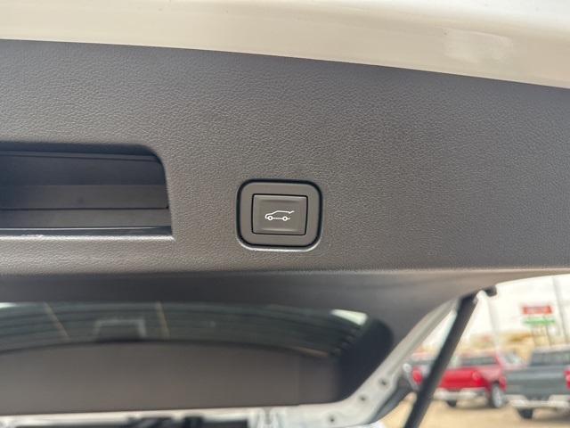 new 2026 Chevrolet Traverse car, priced at $57,235